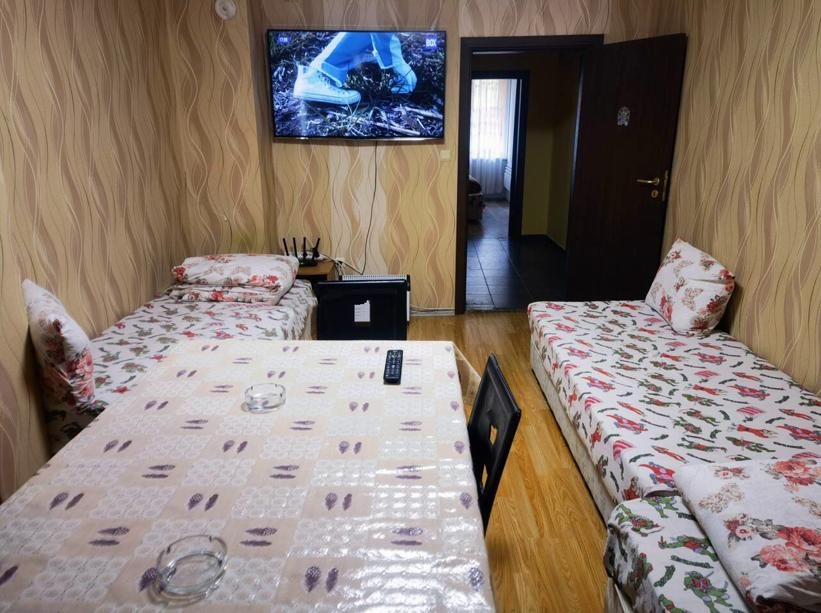 Дава се под наем Многостаен апартамент в София, Враждебна - 120 кв.м за 1100 € - Снимка #1