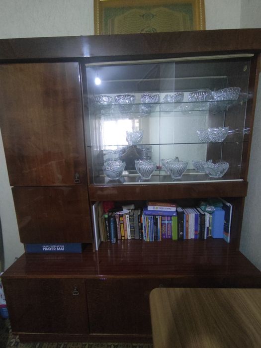 Сервант продается срочно