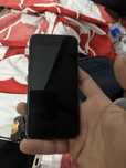 Iphone se 2020 karobka 71 yomkist tel chotki xotira 128