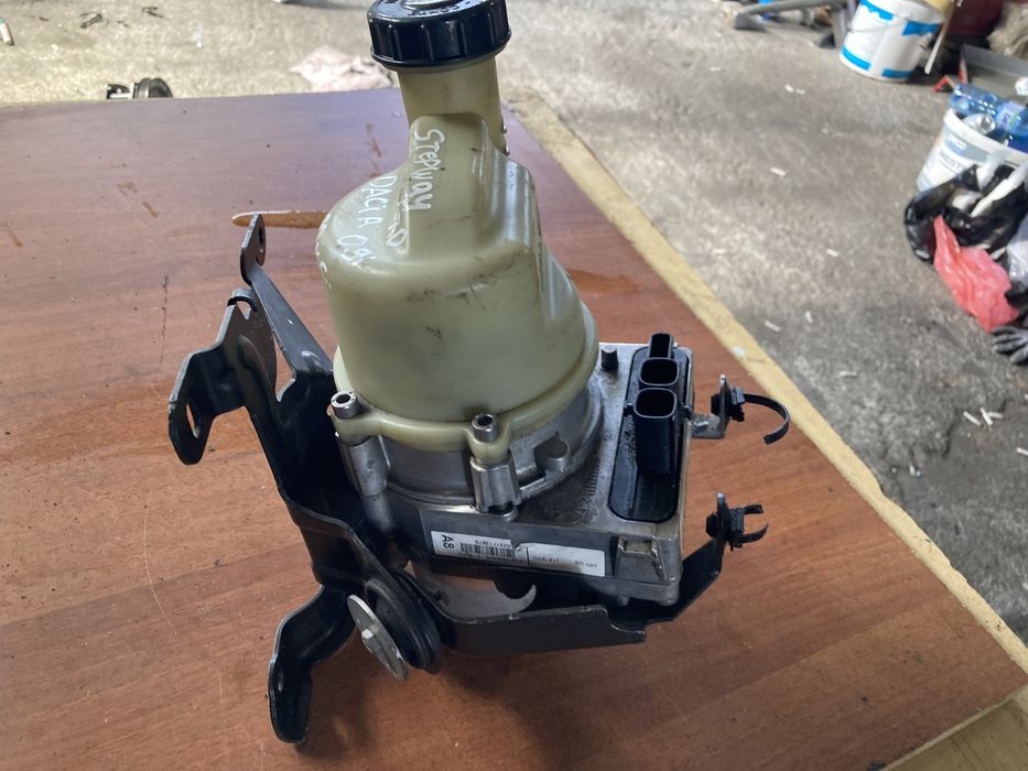 Dacia Sandero 0.9 i 2014 година Ел Хидравлична Помпа