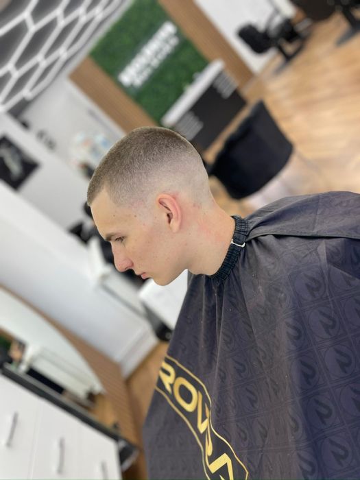 Ofer servicii de tuns (spălat+aranjat) cu barbă sau fară