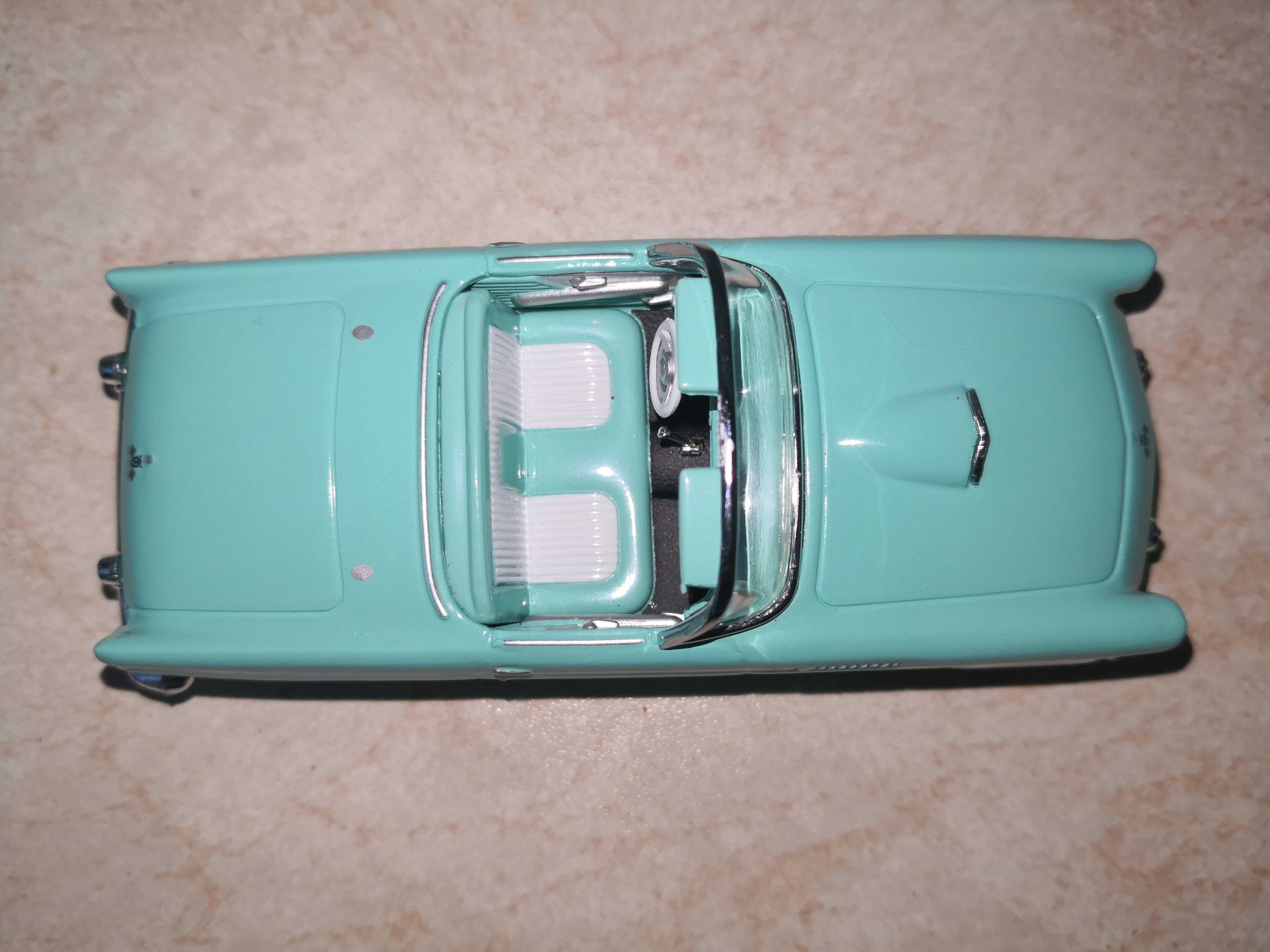 Macheta auto 1955 Ford Thunderbird Platinum Edition 1:43 Matchbox