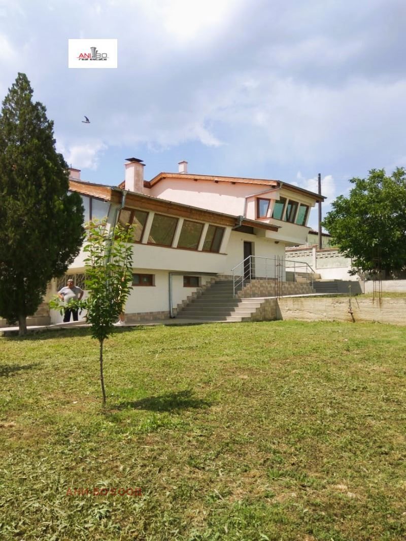 Къща в Варна, област-гр.Долни чифлик площ 370 цена 234500