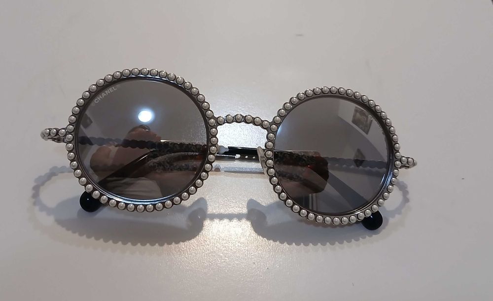 Ochelari de soare Chanel Pearl Round, model 71138 L2467, originali
