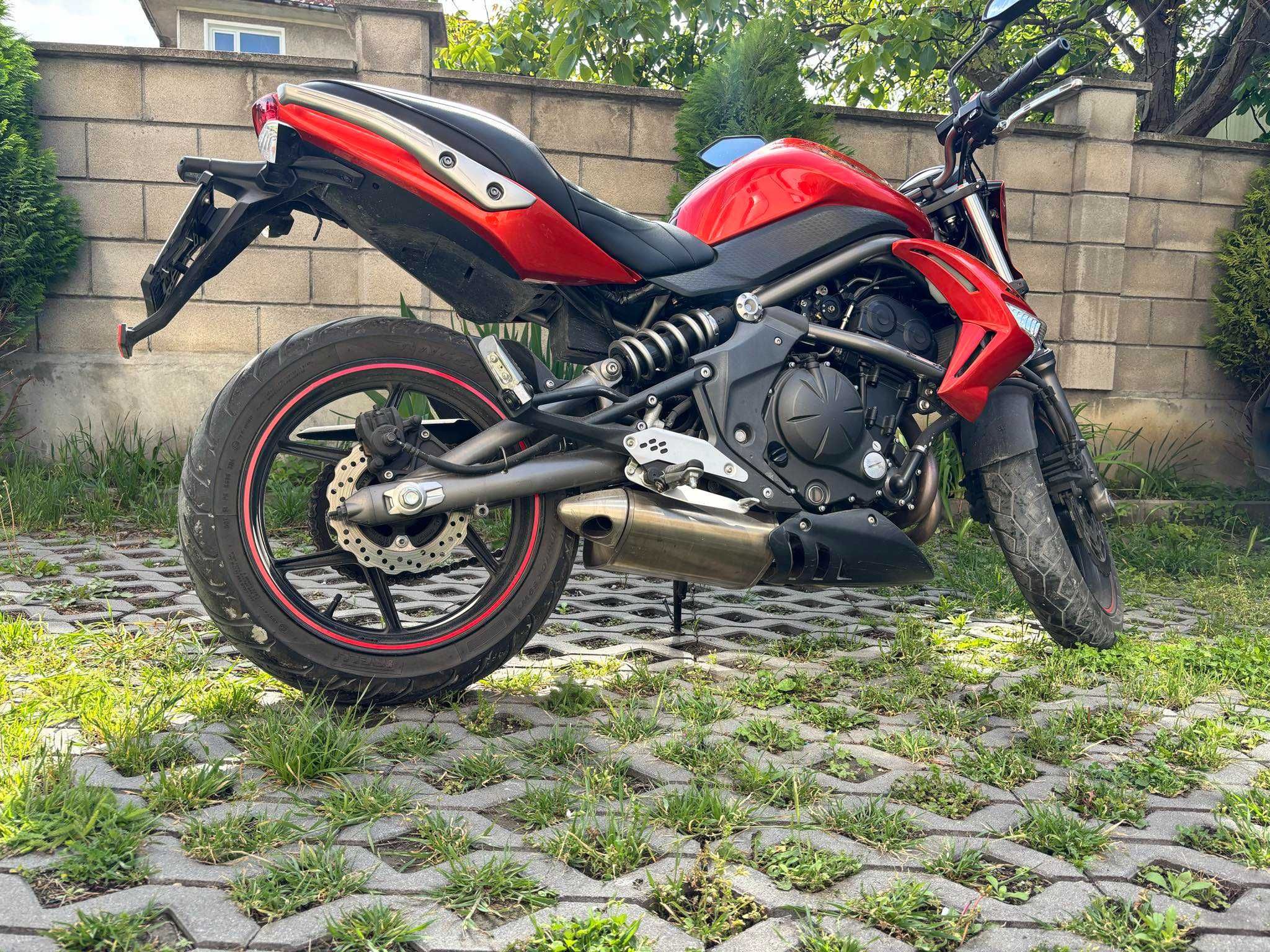 Продавам мотор Kawasaki ER 6n