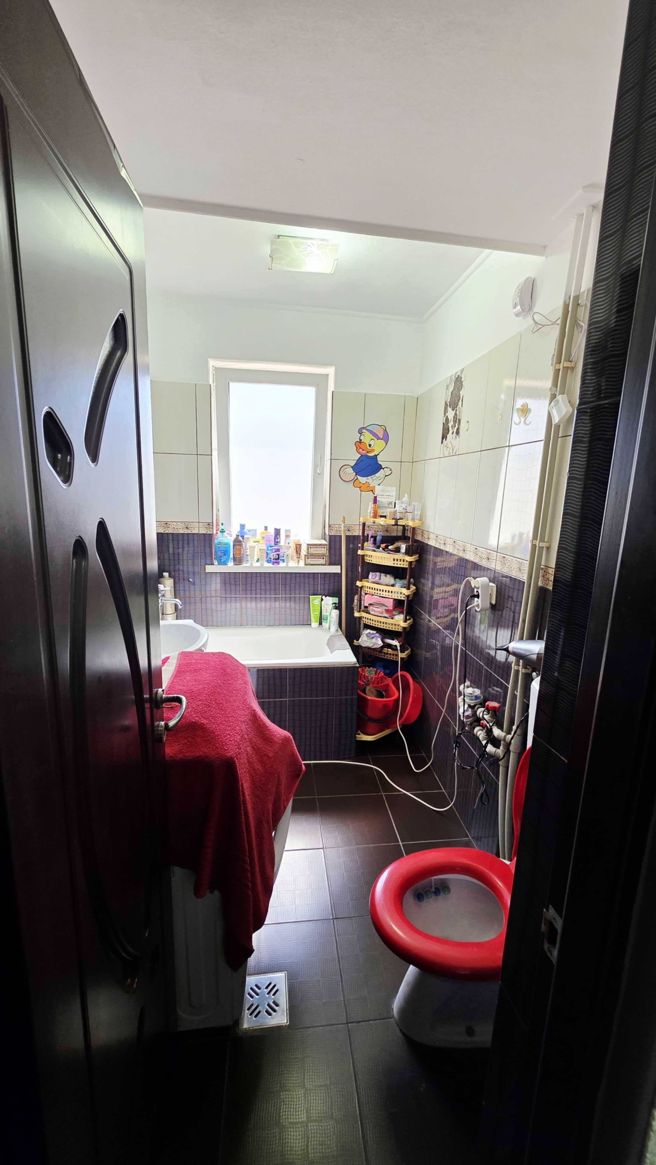 Vând apartament complet mobilat Valea roșie!