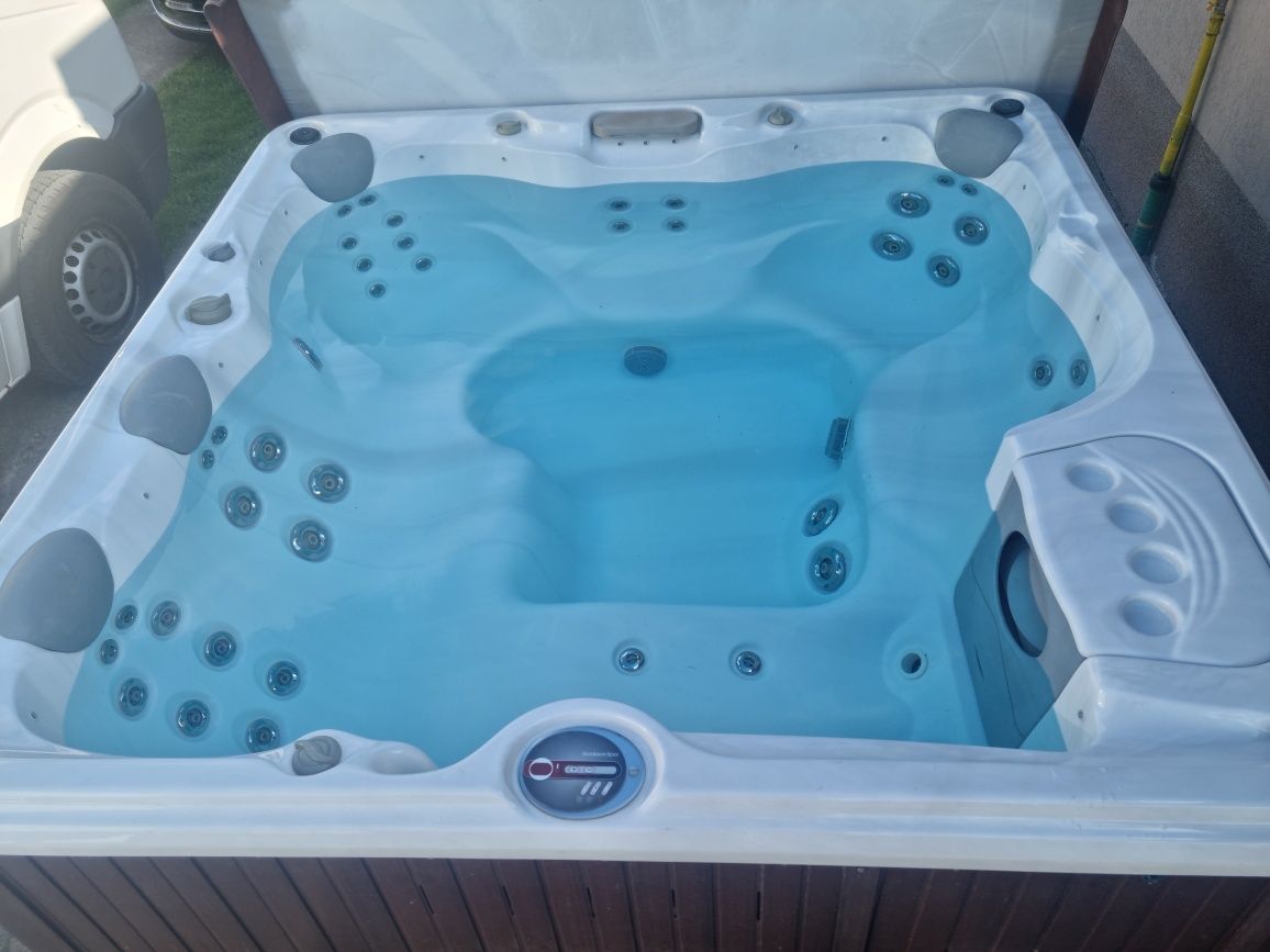 Jacuzzi exterior  Sundance Spa