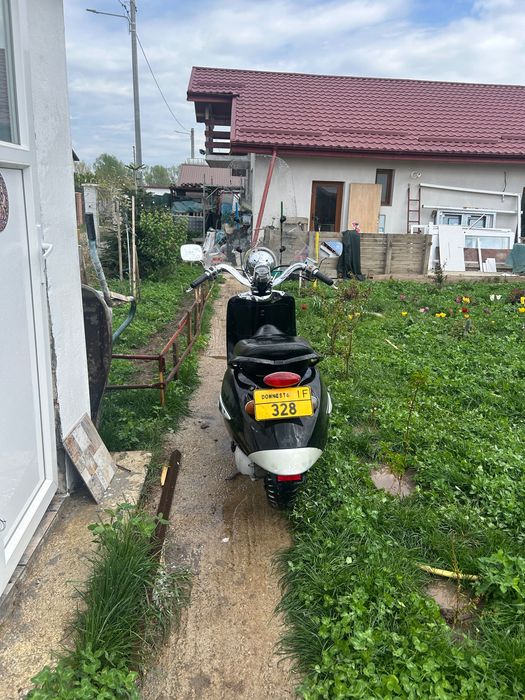 Scuter Aprilia Mojito Custom 50cc