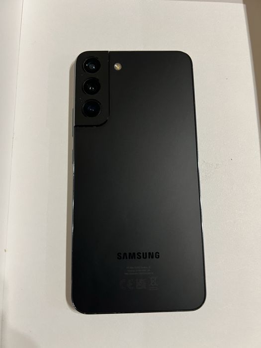 Продавам Samsung Galaxy S22 Plus 256GB