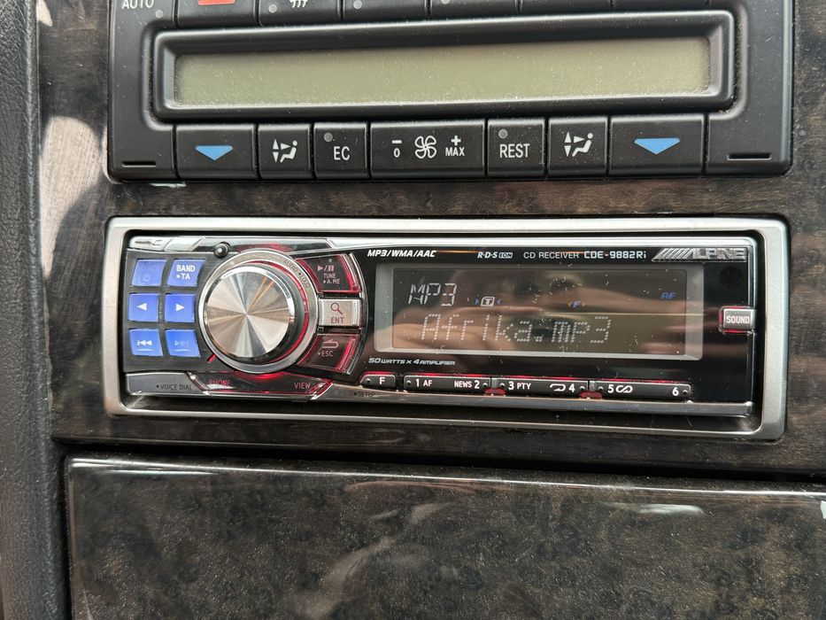 Alpine CDE-9882RI BT/USB/AUX