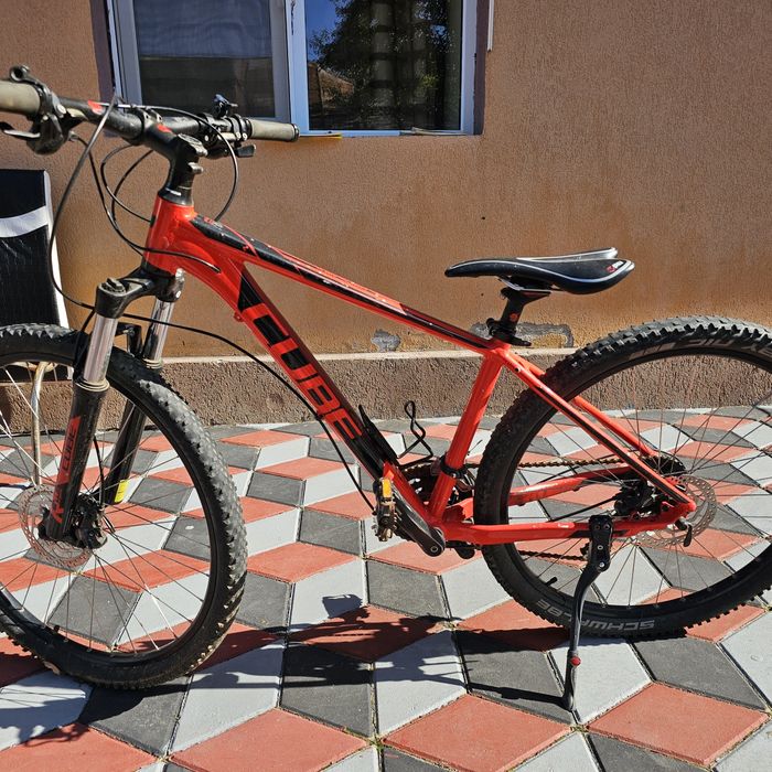 Vând biciclete de dama și de bărbat