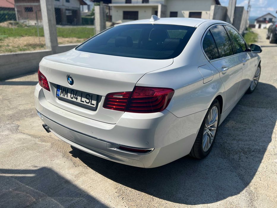 BMW Seria 5 525d xDrive Touring Aut. Luxury Line