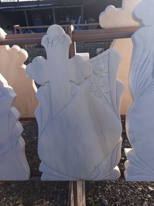 Prelucrare marmura  granit prelucrare  momente funerare  placări cavou
