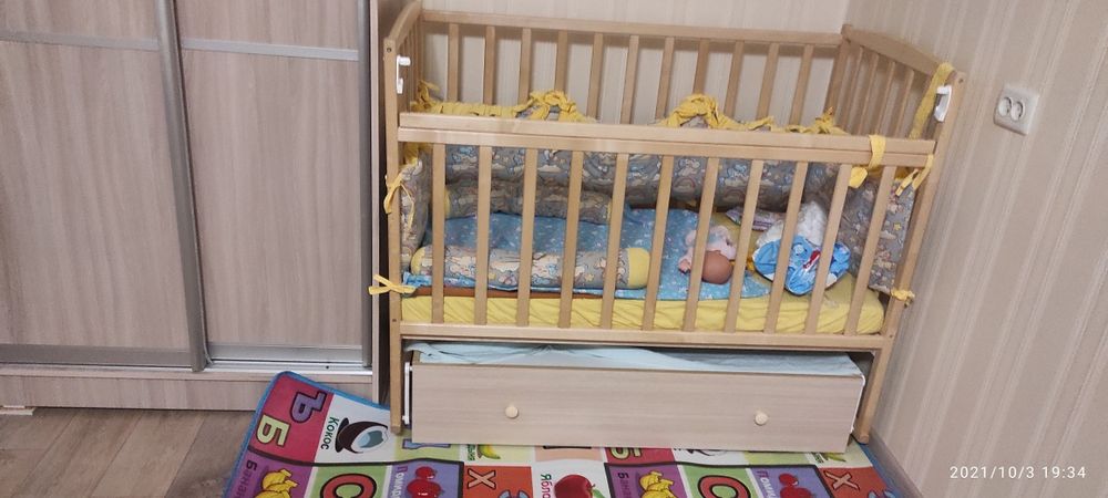 Детская кроватка