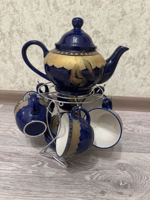 Чайный сервиз подставке