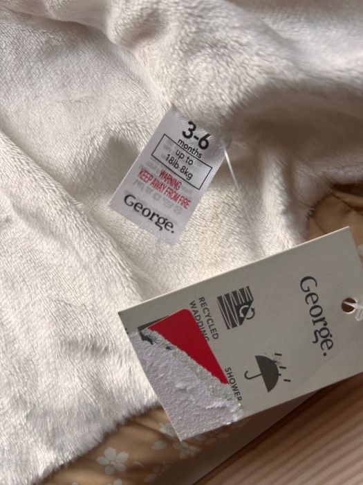 Разпродажба_Бебе Якета George