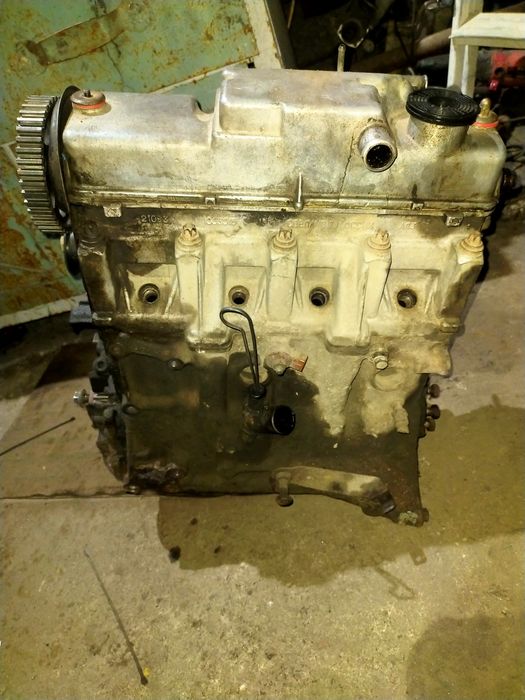 Продается мотор 8 клапоный.