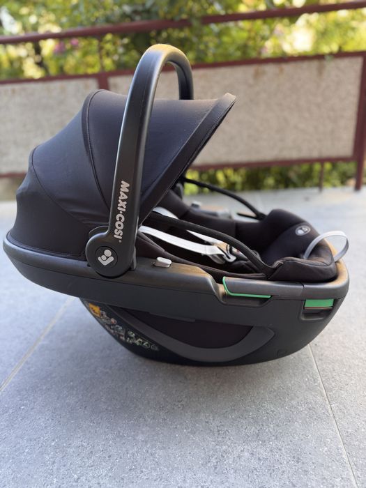 Столче за кола и база Maxi Cosi Family Fix 360 и Coral 360 ПЕРФЕКТНИ