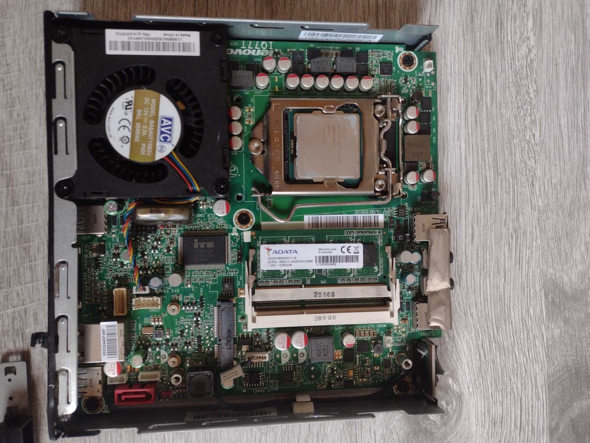 Mini PC  Lenovo ThinkCentre M92p за части или ремонт