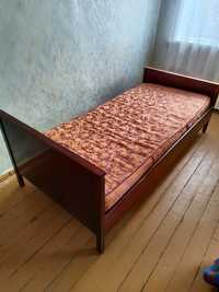 Продам кровать б/у деревянную