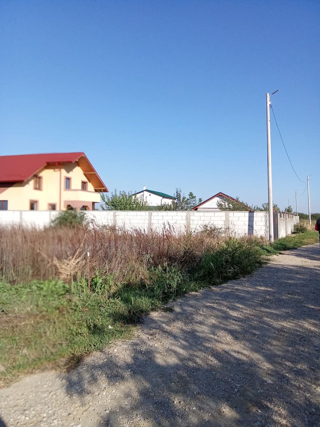 Vind teren intravilan 1300mp sau parcelat in Peris, jud.Ilfov.