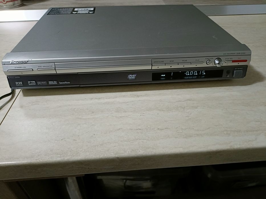 Pioneer dvr 3100, DVD player / recorder, sunet și imagine foarte bune!