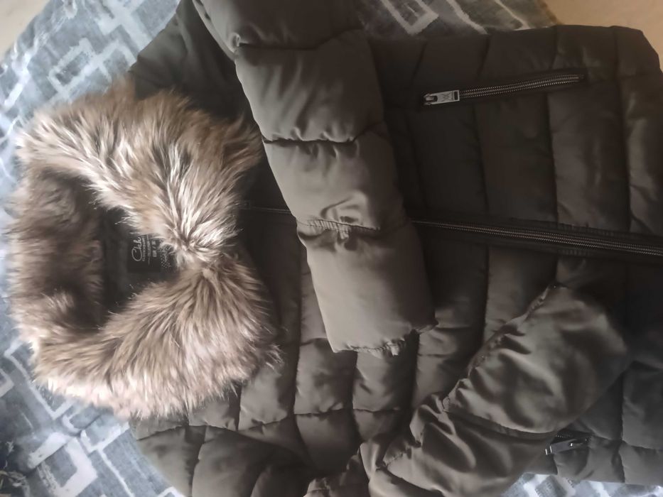 Дамско Яке с готина яка!