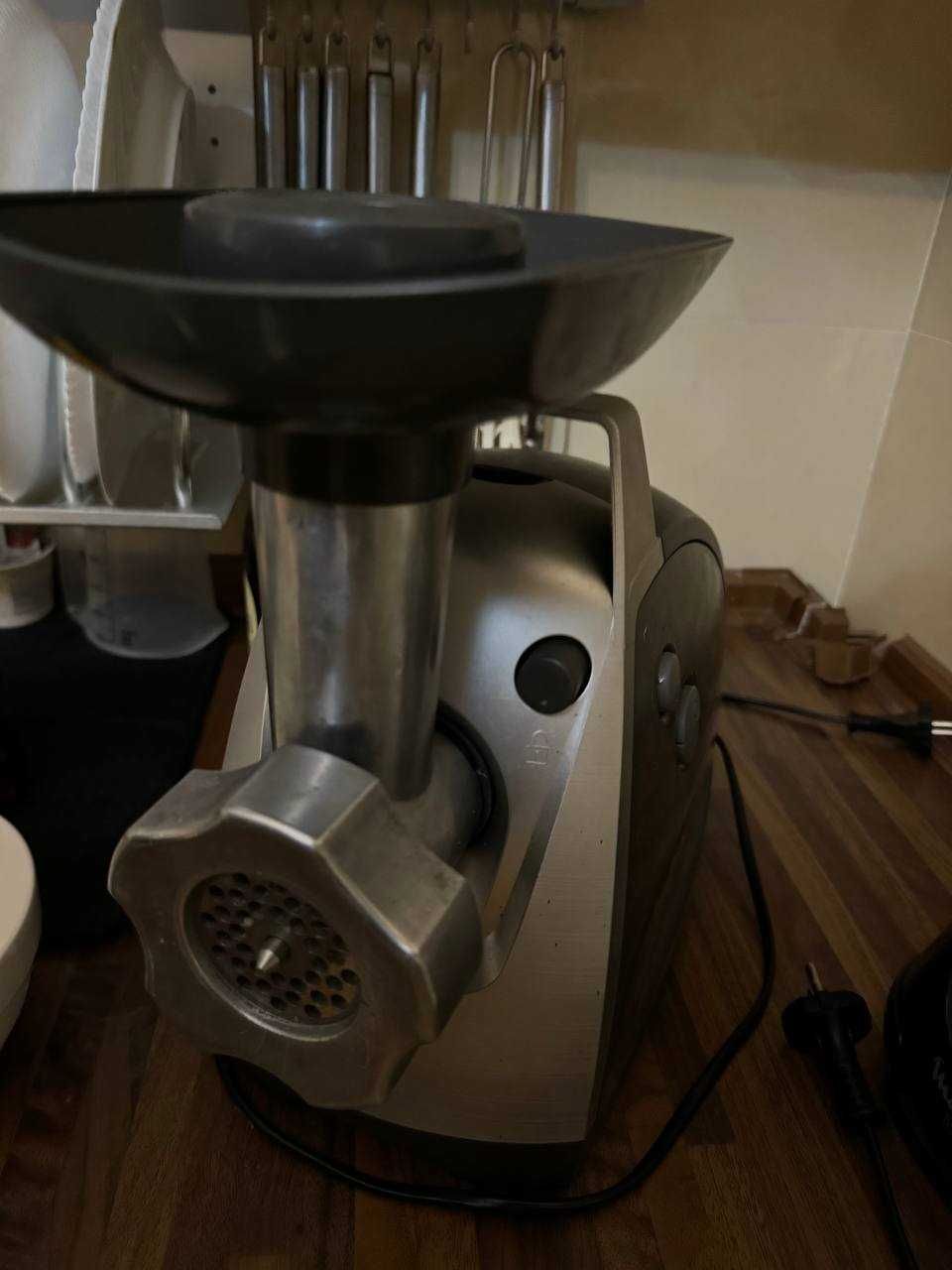 Мясорубка Moulinex hv8