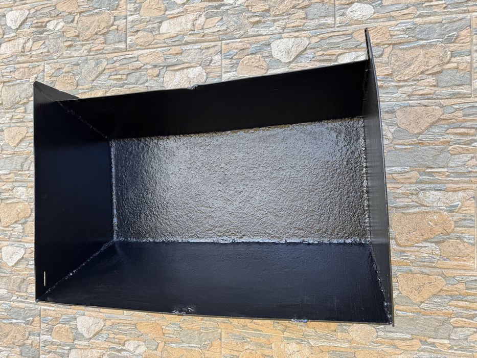 Vând troaca din fier pentru porc (Am 2 buc)