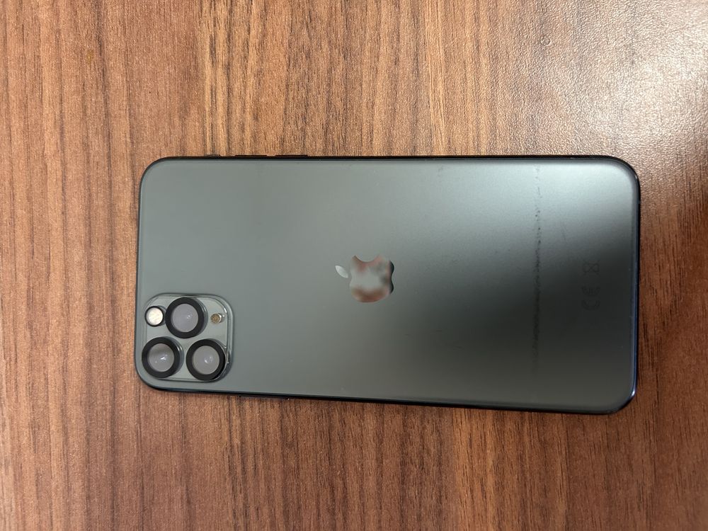 Iphone 11 Pro Max 93% baterie
