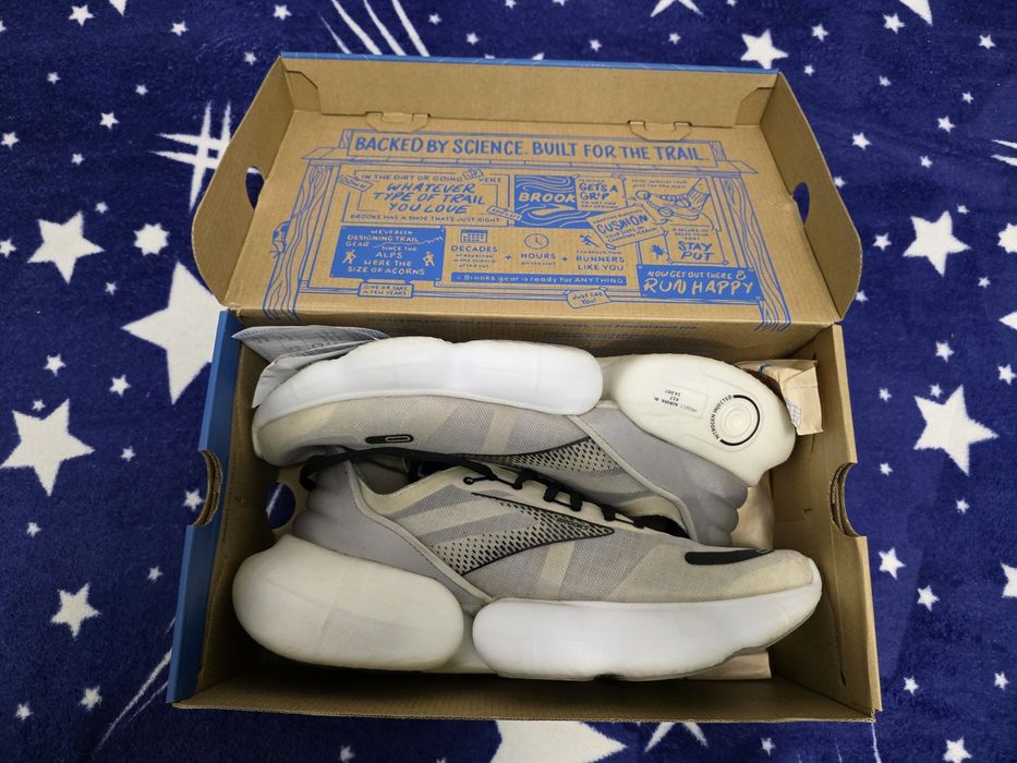 Adidas alergare Brooks Aurora-BL,535 grame,marime 45/29 cm,DNA Loft V3