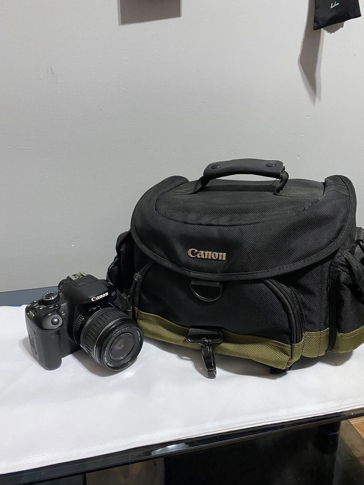 Срочно продам Профессиональный фотоаппарат Canon EOS 650 D