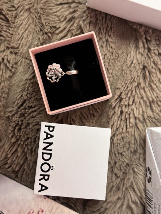 Гривна Pandora с талисман