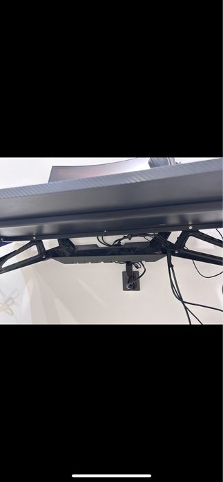 Продаю Компьютерный стол , игровой