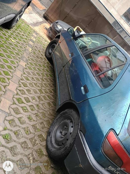 Кола Peugeot 305