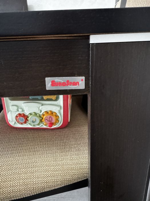 Стол со стульями