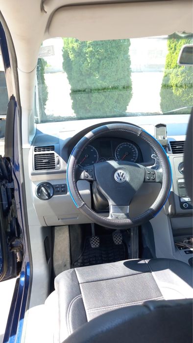 Vand urgent vw touran an 2009 motor 1.9