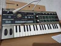 Korg MicroKorg in cutie