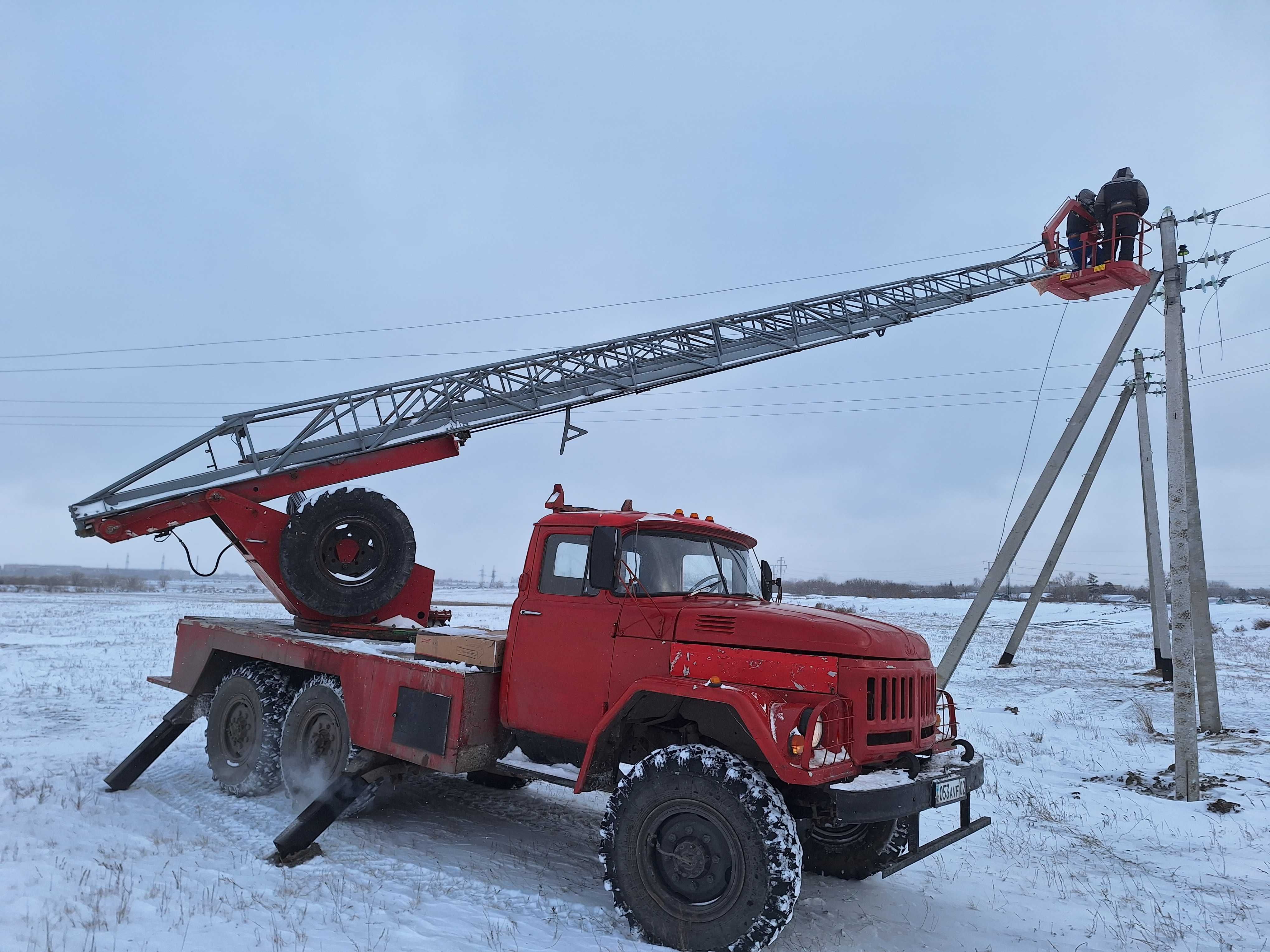 автовышка 32 метра, услуги автовышки, АГП, кобра, подъёмные машины,