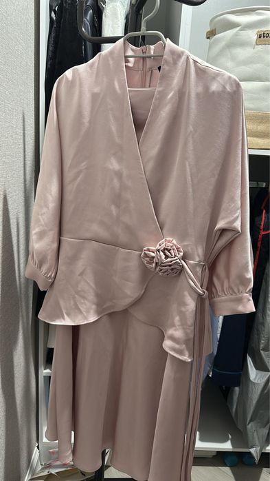 Платье, костьюм в очень хорошем состояний