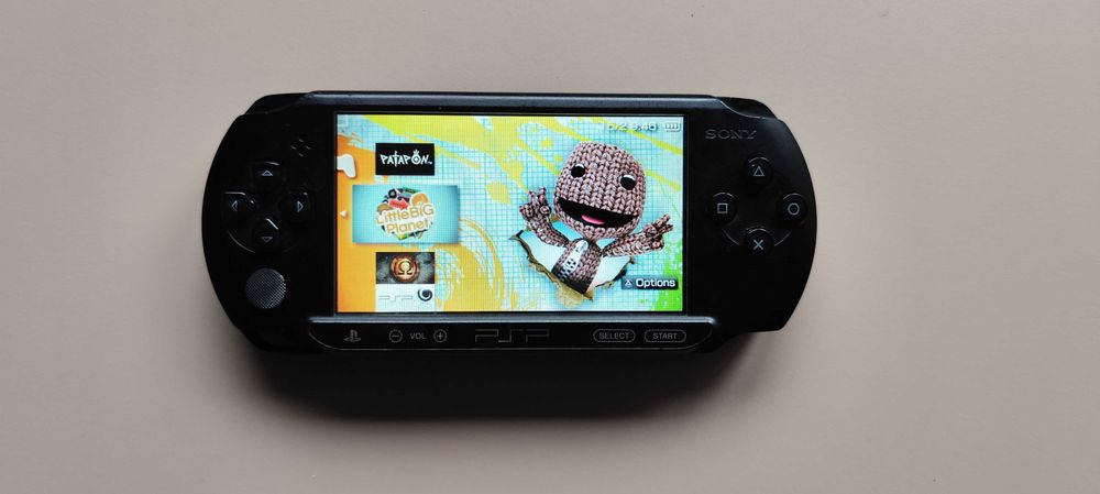 PSP street E1000 modat