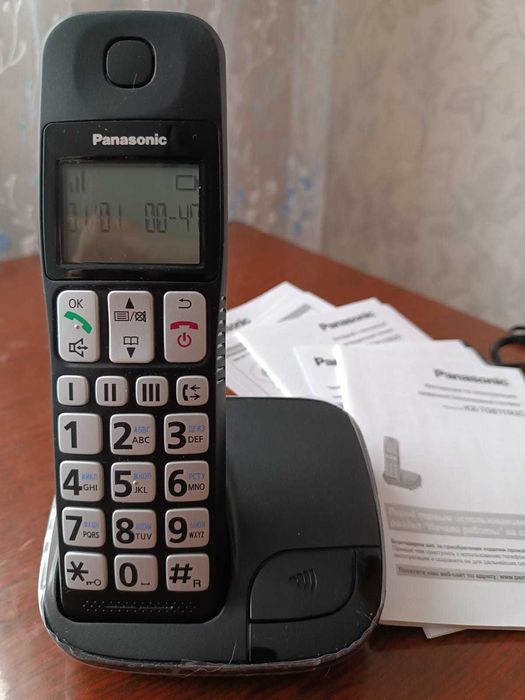 Радиотелефон Panasonic KX-TGE110UCB