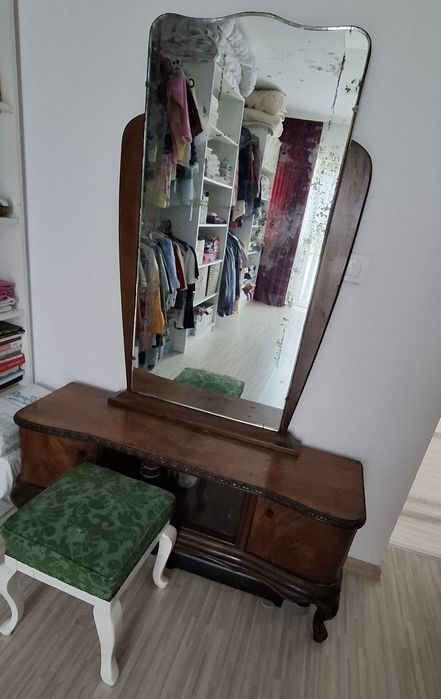 Vând toaleta de machiaj + taburet stil Art Deco anii 1940