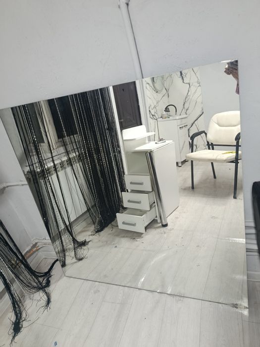 Зеркало 120×120 без рамки — как новое, современный стиль