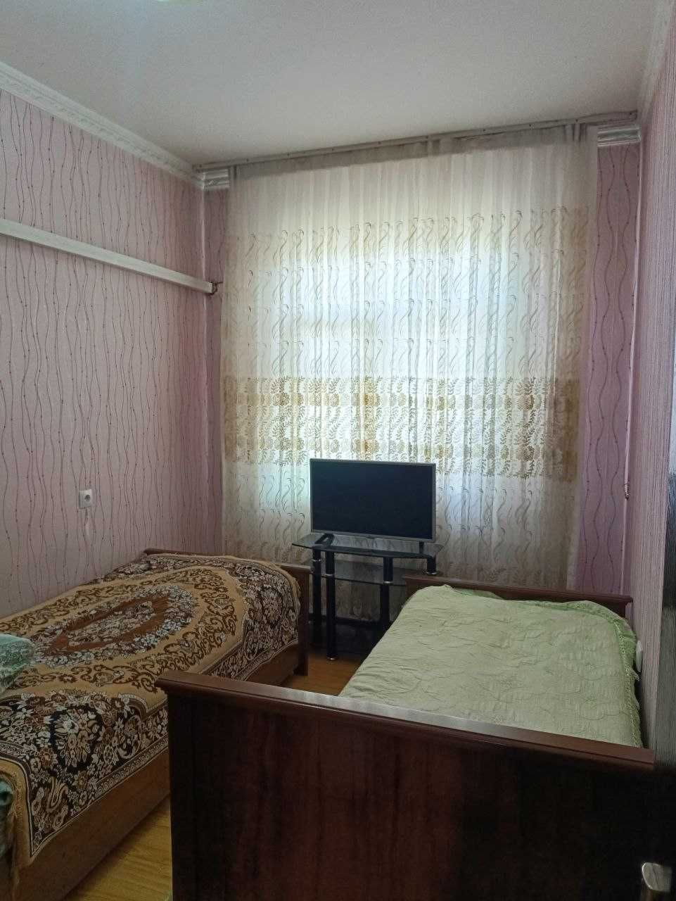 Сотилади 4/3/4 Коракамич 1/3 (мебель ва техника билан)
