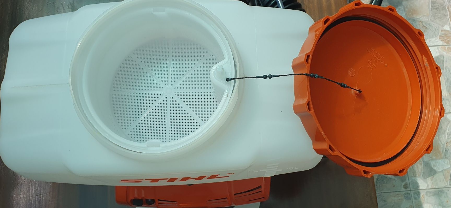 Пръскачка STIHL бензинова 63.3 см3, 14 л, SR 450