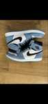 Jordan 1 University Blue Retro High OG