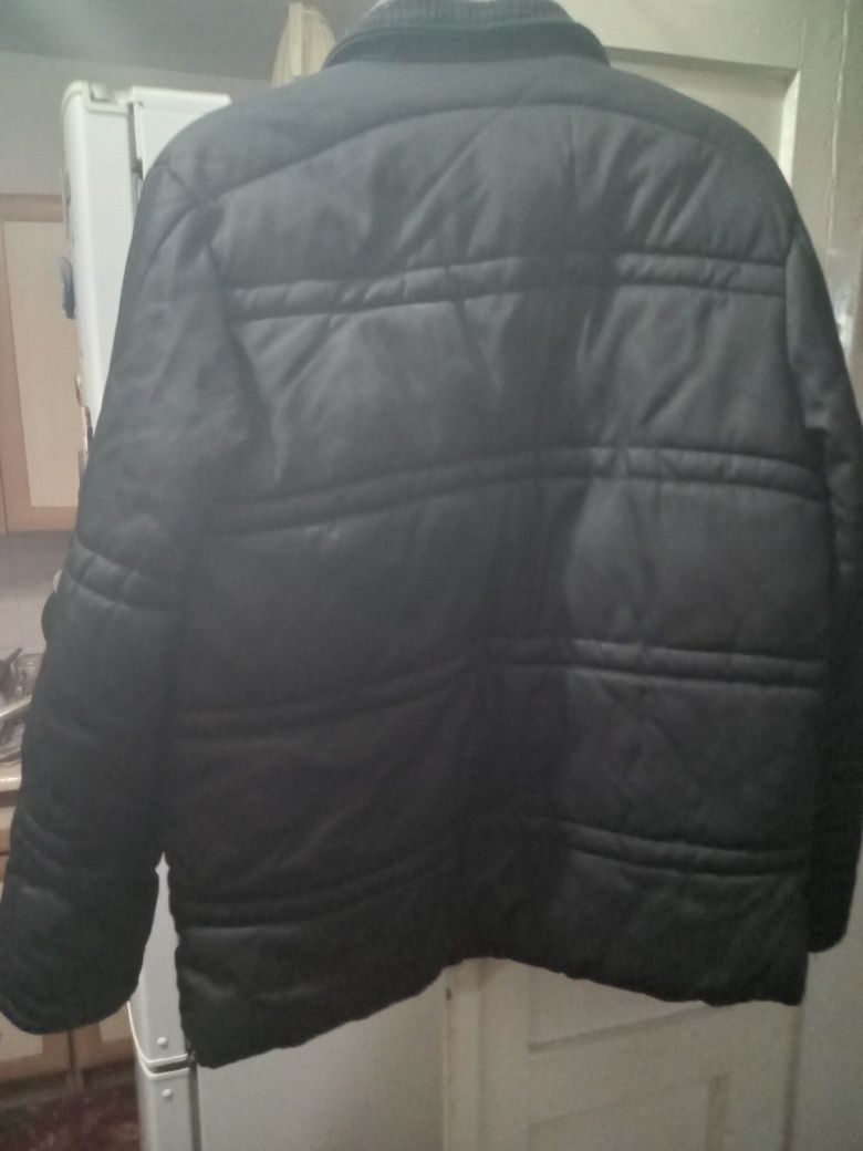 Продам куртку зимнюю размер 56-58фирма Zara.