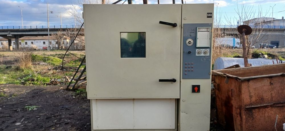 Машина която работи от -50° до +120° и потдържа влажност