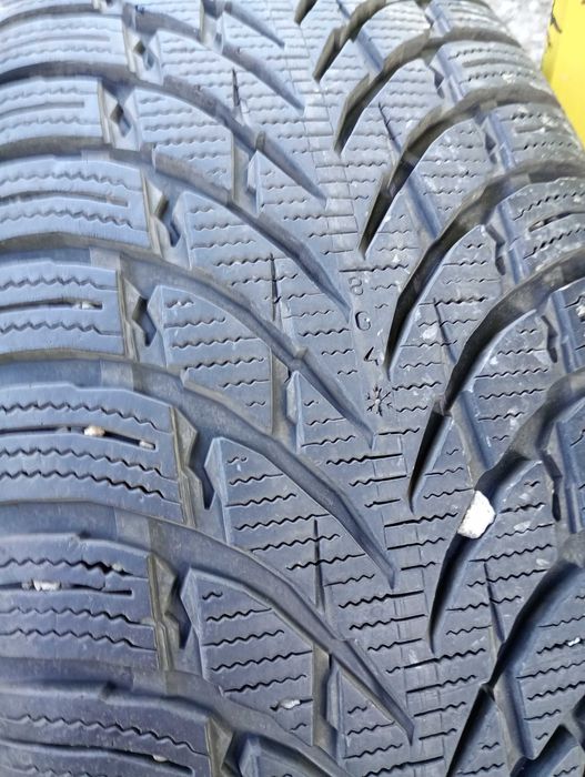 Зимни гуми Nokian Tyres wr suv4 245/70 R16 перфектни до август догодин